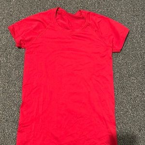Lululemon T shirt